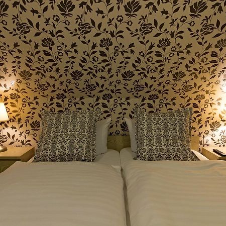 Hotel Palatino Зундерн Стая снимка