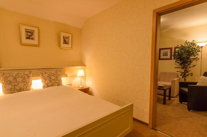 Hotel Palatino Зундерн Екстериор снимка