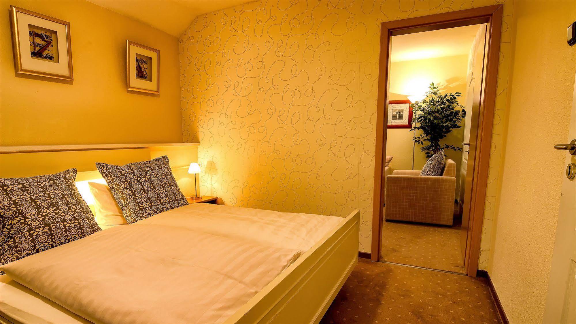 Hotel Palatino Зундерн Екстериор снимка